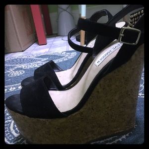 Black wedged strappy sandals